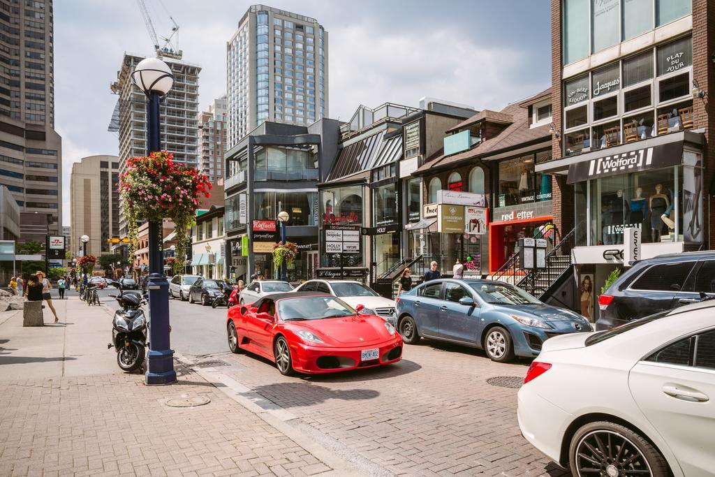 Luxury In Yorkville Toronto Exterior photo