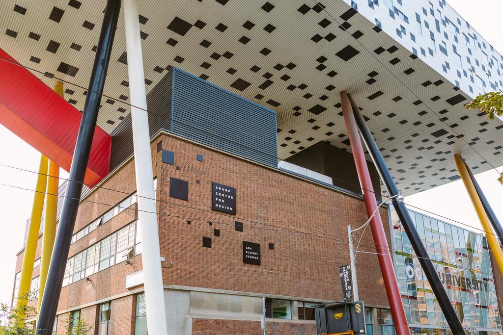 Luxury In Yorkville Toronto Exterior photo