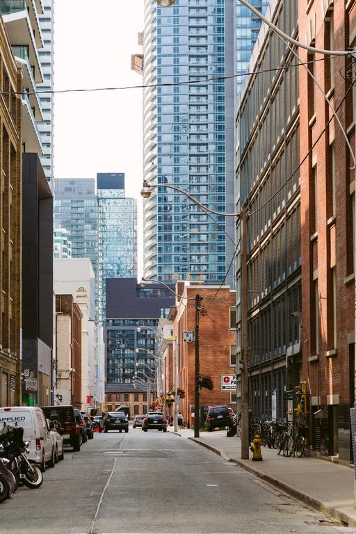 Luxury In Yorkville Toronto Exterior photo
