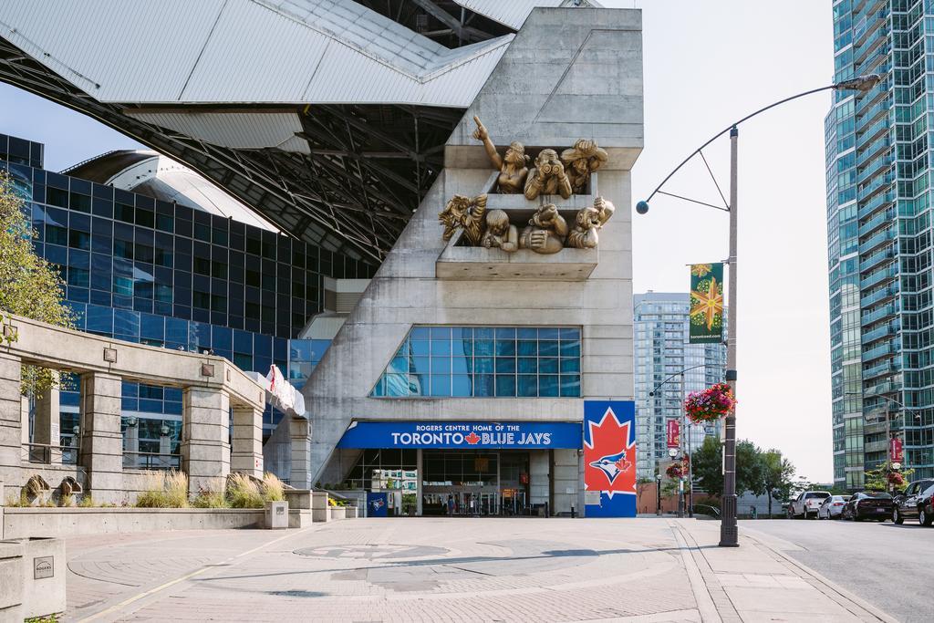 Luxury In Yorkville Toronto Exterior photo